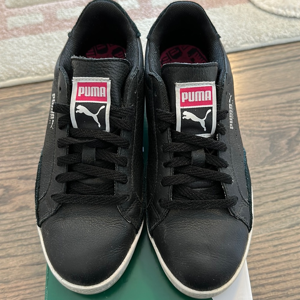 Puma Women’s Match Lo basic sport, size 6.5, Black with pink logo